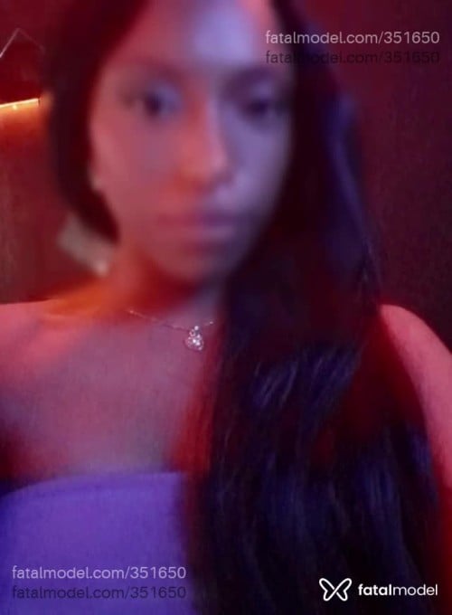 Acompanhante mulher morena (o) de olhos mel em Pelotas Acompanhante mulher morena (o) de olhos mel em Pelotas - Yara kali