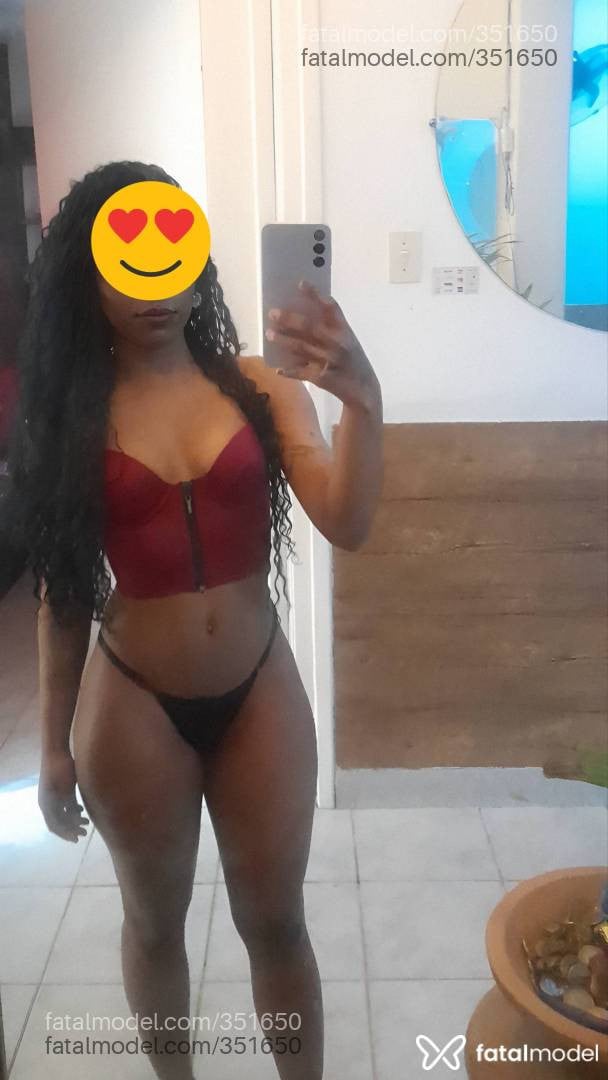 Acompanhante mulher morena (o) de olhos mel - Yara kali