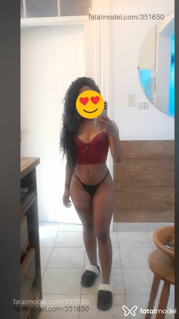 Acompanhante mulher morena (o) de olhos mel - Yara kali