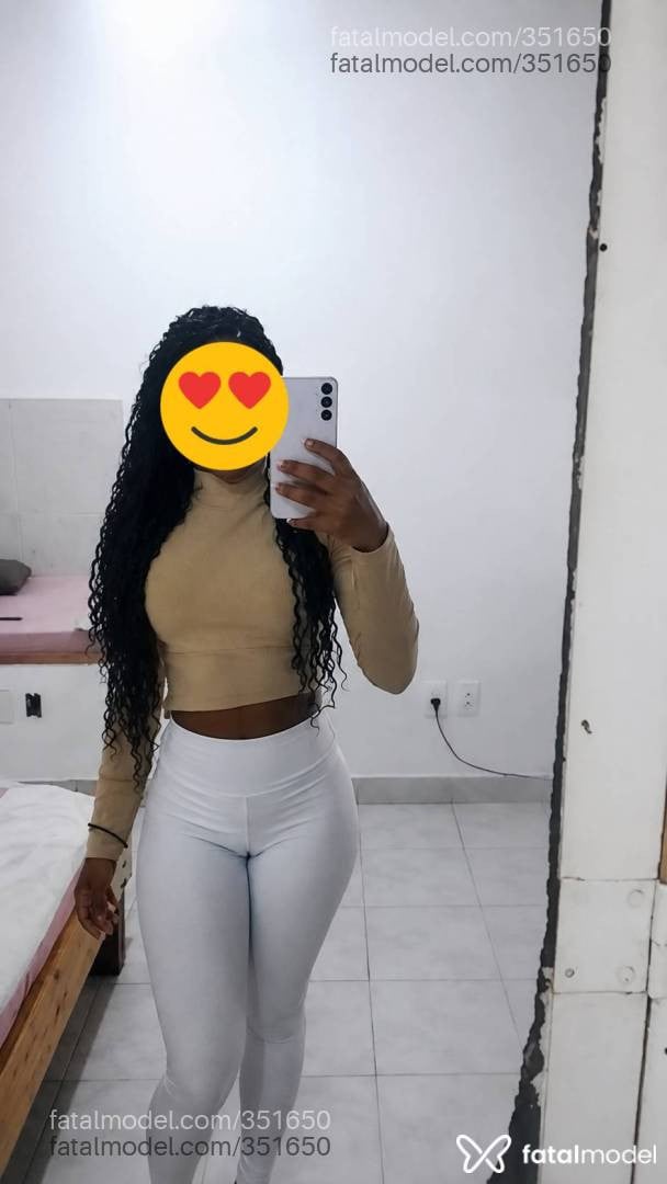 Acompanhante mulher morena (o) de olhos mel - Yara kali