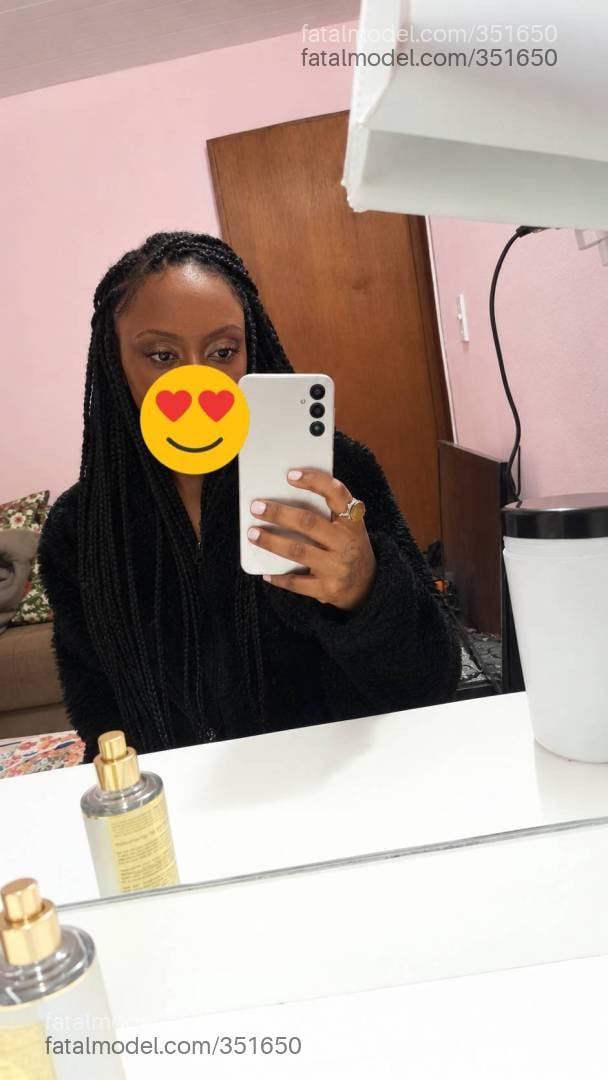 Acompanhante mulher morena (o) de olhos mel - Yara kali
