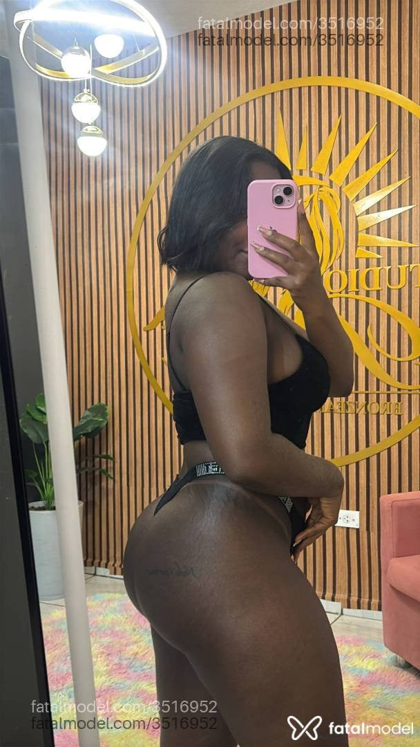 Acompanhante mulher com cabelo castanho de olhos castanhos - Kyara