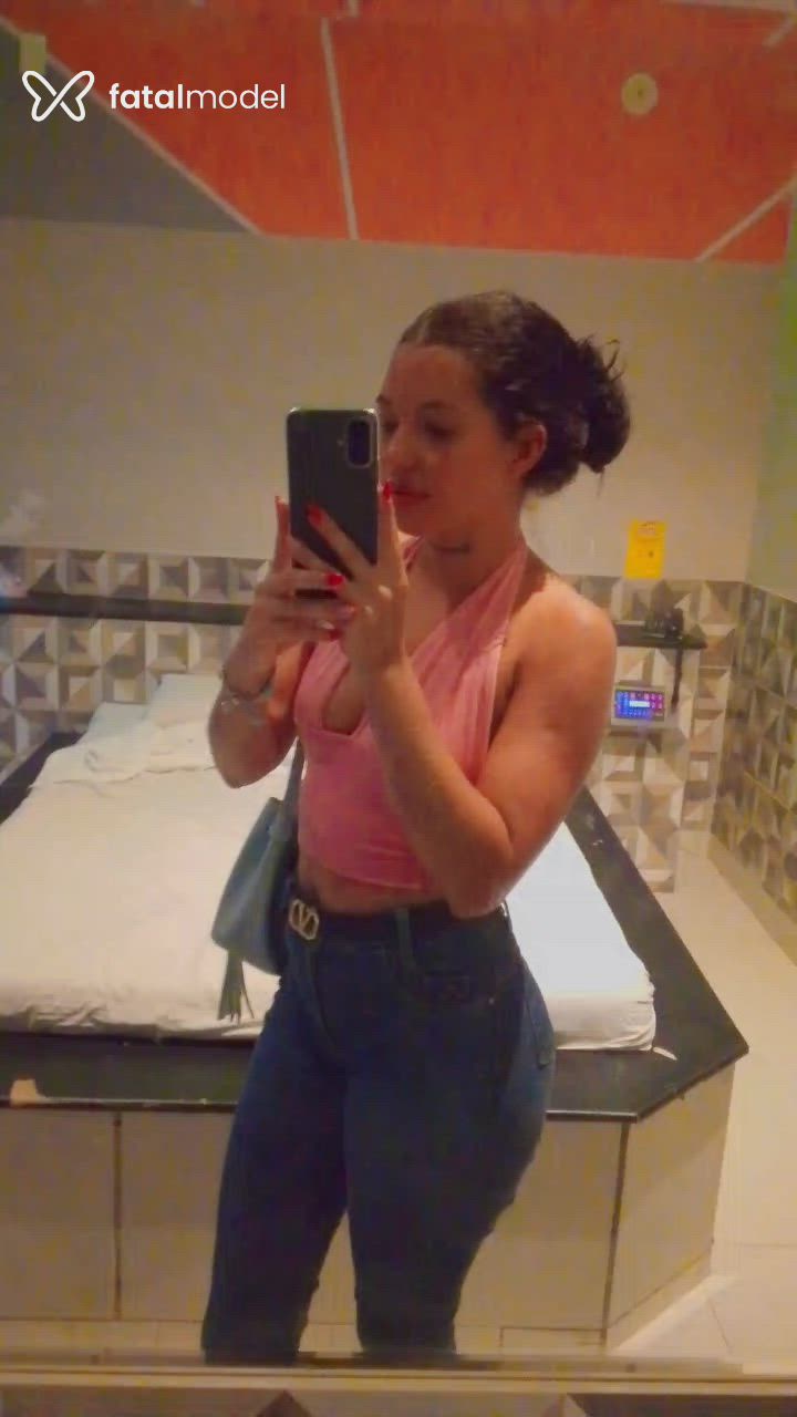 Acompanhante mulher morena (o) de olhos pretos - Keline
