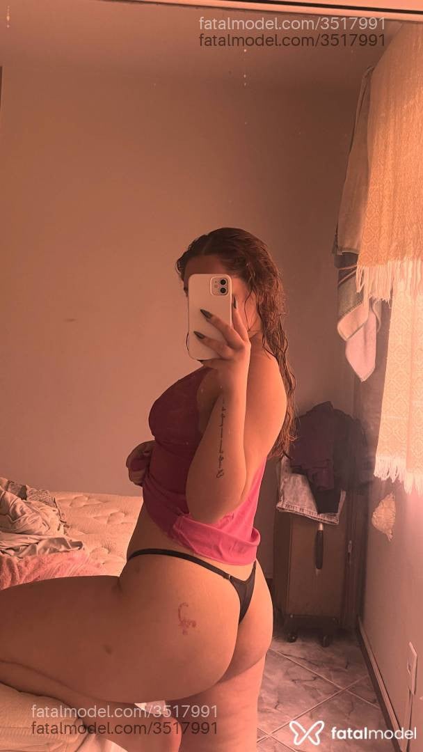 Acompanhante mulher com cabelo castanho de olhos verdes - Valentina