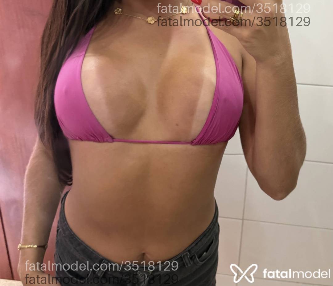 Acompanhante mulher trans morena (o) de olhos castanhos - Ayrah