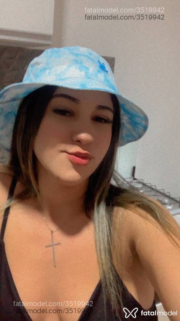 Acompanhante mulher morena (o) de olhos castanhos - Layla Fontes