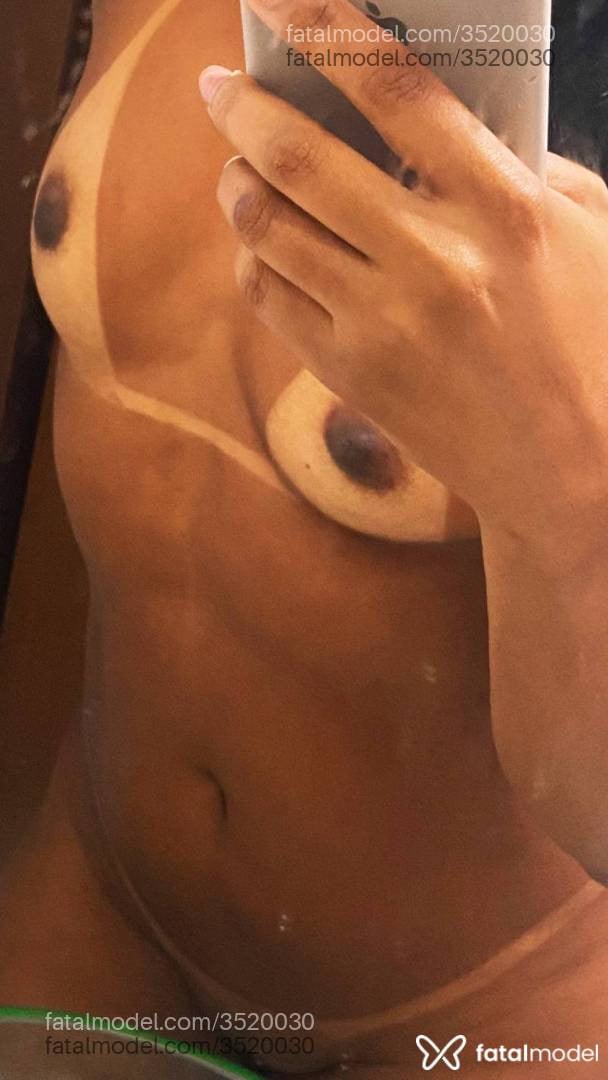 Acompanhante mulher morena (o) de olhos castanhos - Liz Bequer