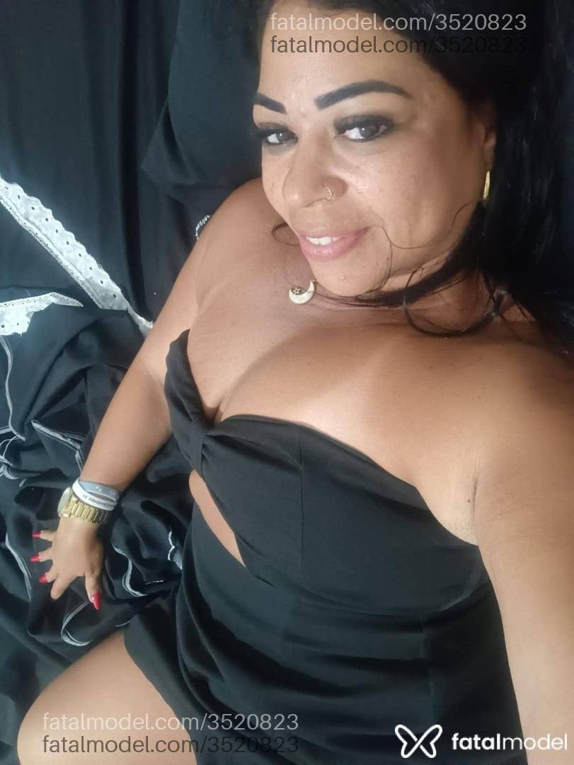 Acompanhante mulher com cabelo castanho de olhos castanhos - Marcela