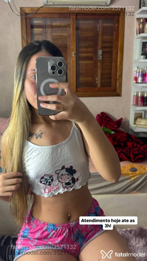 Acompanhante mulher loira (o) de olhos verdes - Victoria Monteiro