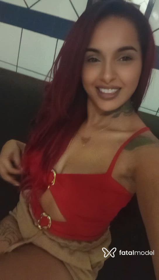 Acompanhante mulher ruiva (o) de olhos mel - Any Beatriz