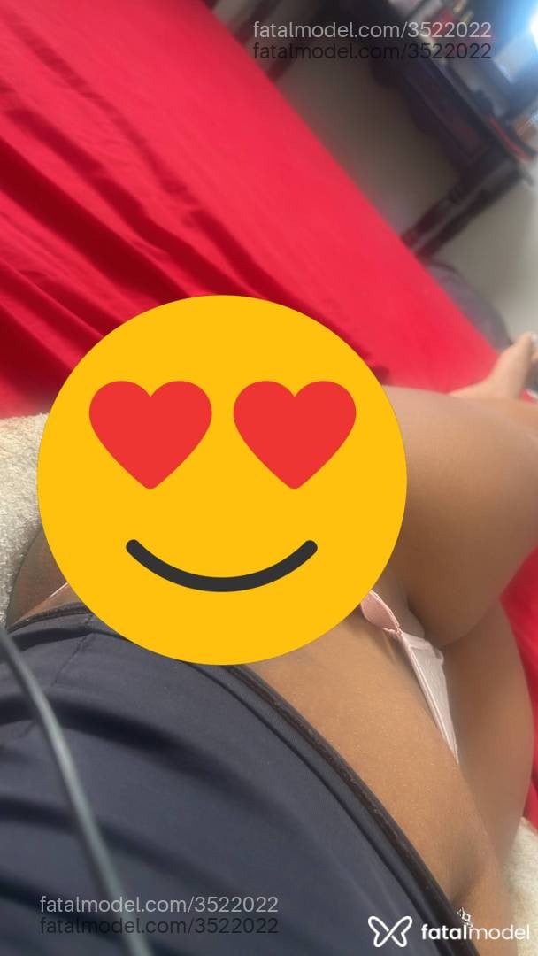 Acompanhante mulher morena (o) de olhos pretos - Melissa