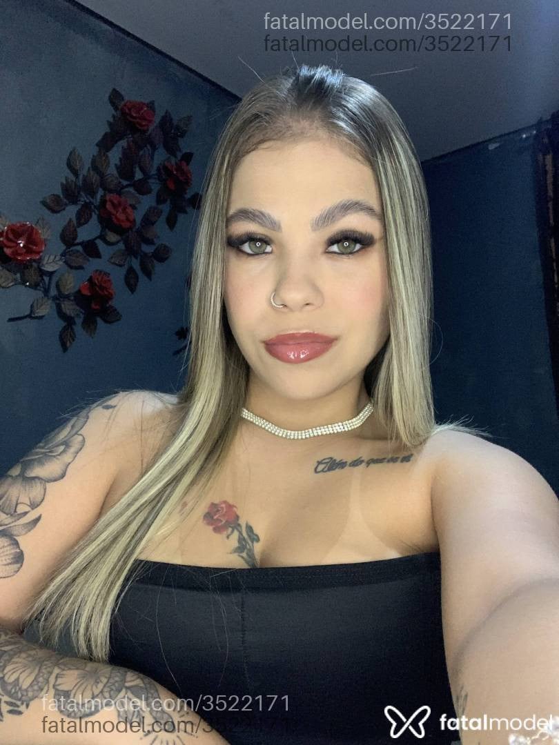 Acompanhante mulher loira (o) de olhos verdes - Rayane Santos