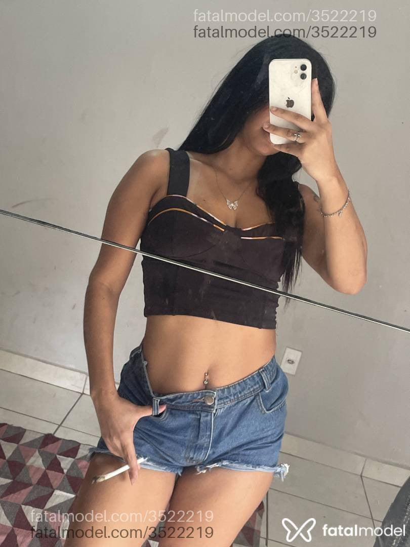 Acompanhante mulher morena (o) de olhos castanhos - Kamilinhaofc