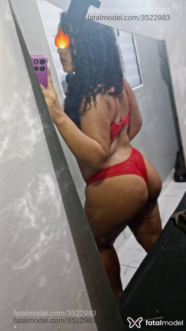 Acompanhante mulher morena (o) de olhos pretos - Clara