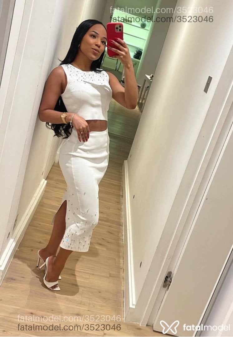 Acompanhante mulher morena (o) de olhos pretos - Rafaela