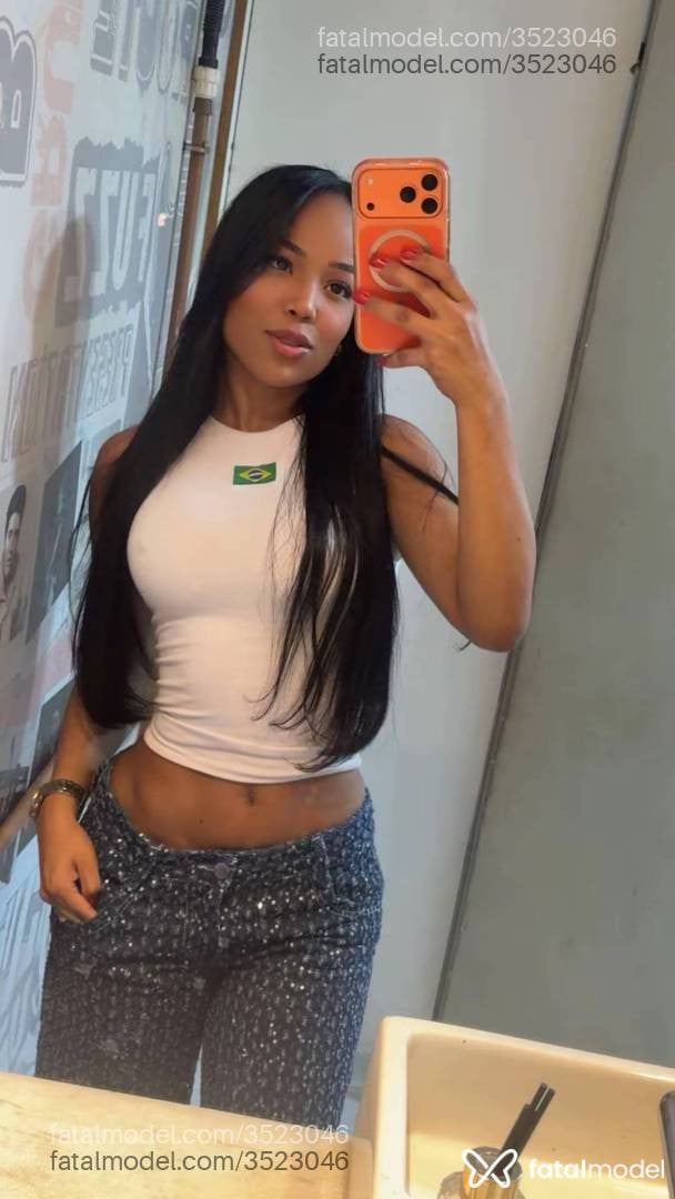 Acompanhante mulher morena (o) de olhos pretos - Rafaela