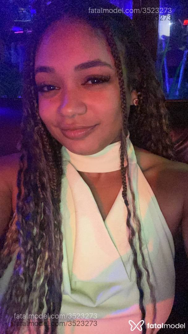 Acompanhante mulher loira (o) de olhos castanhos - Dandara Mariana