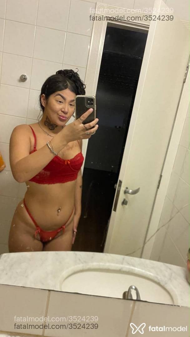 Acompanhante mulher morena (o) de olhos castanhos - Allana Fox