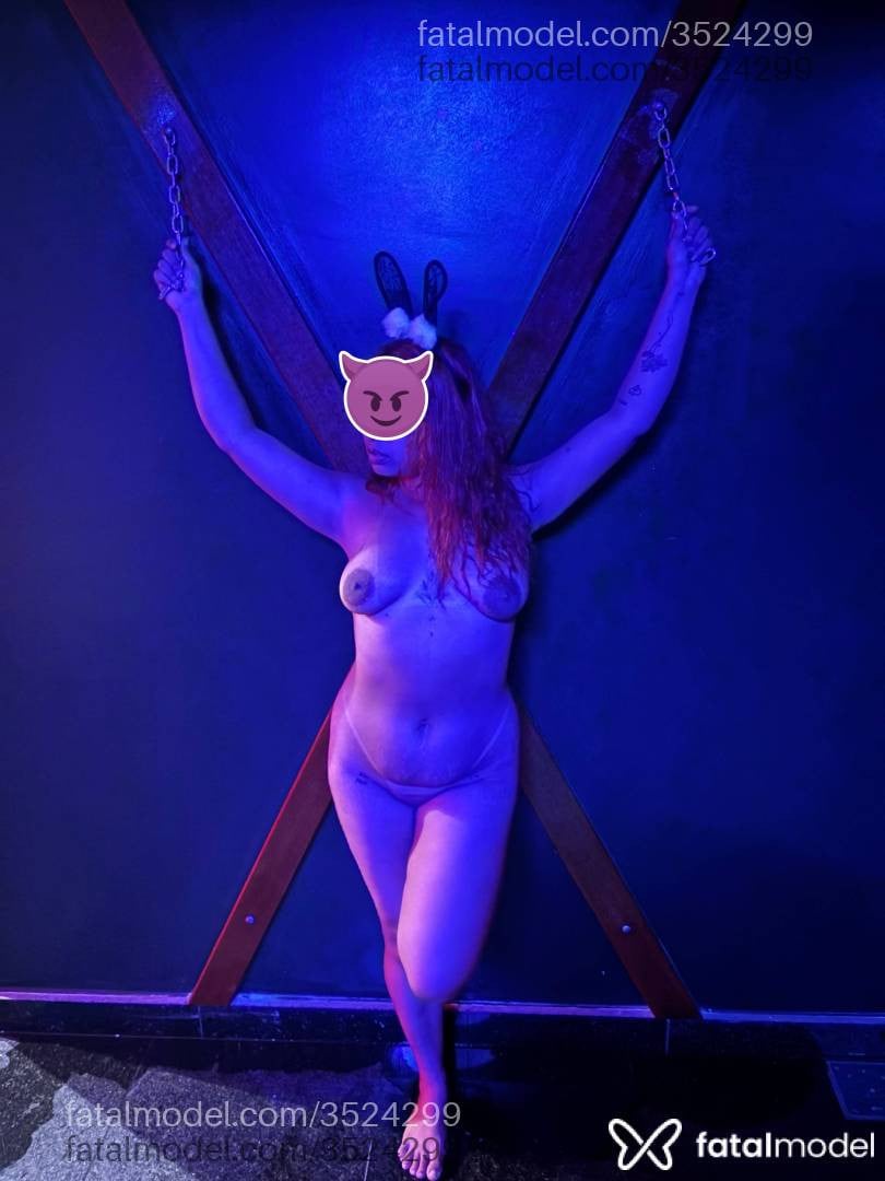 Acompanhante mulher ruiva (o) de olhos castanhos - Ariel Milano