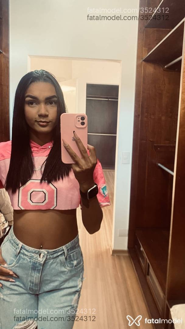 Acompanhante mulher morena (o) de olhos pretos - Belinha