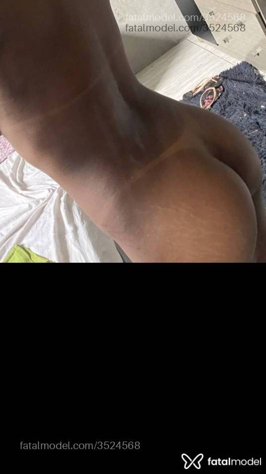 Acompanhante mulher morena (o) de olhos castanhos - Preta