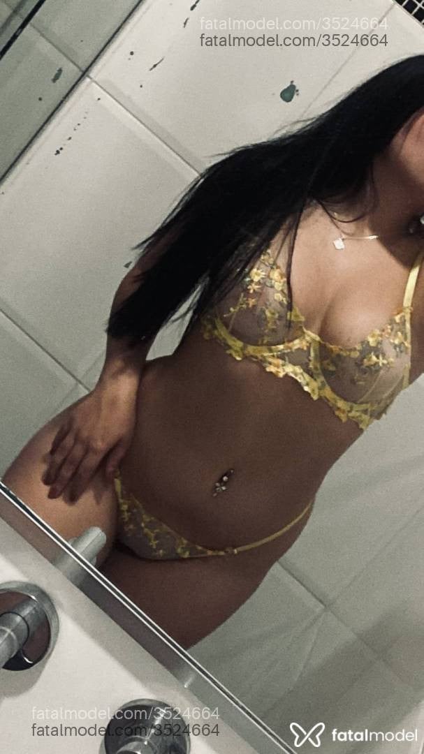 Acompanhante mulher morena (o) de olhos castanhos - Pérola