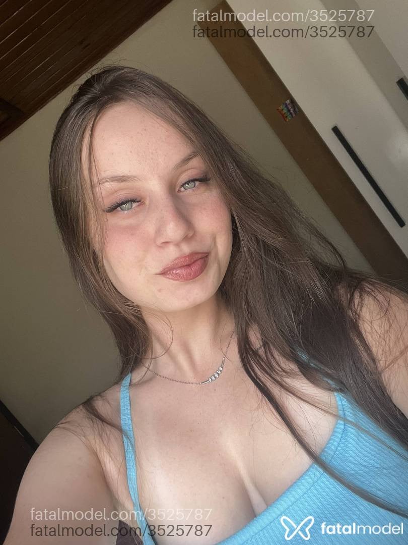Acompanhante mulher loira (o) de olhos azuis - Alana
