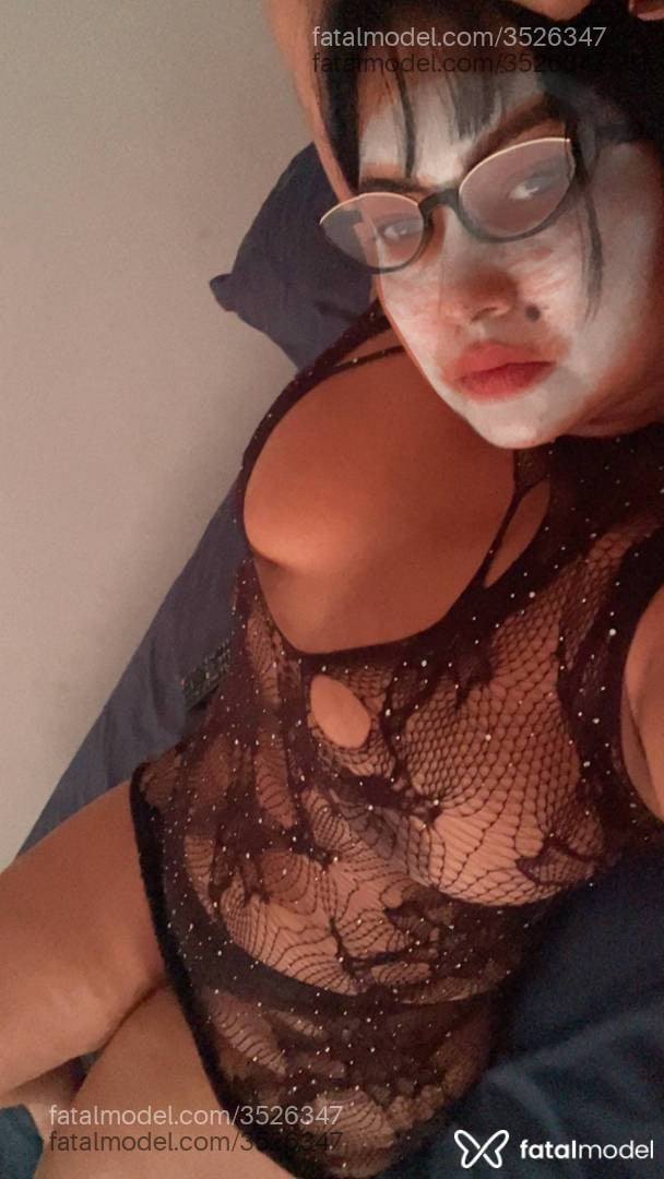 Acompanhante mulher morena (o) de olhos pretos - Annita Mel