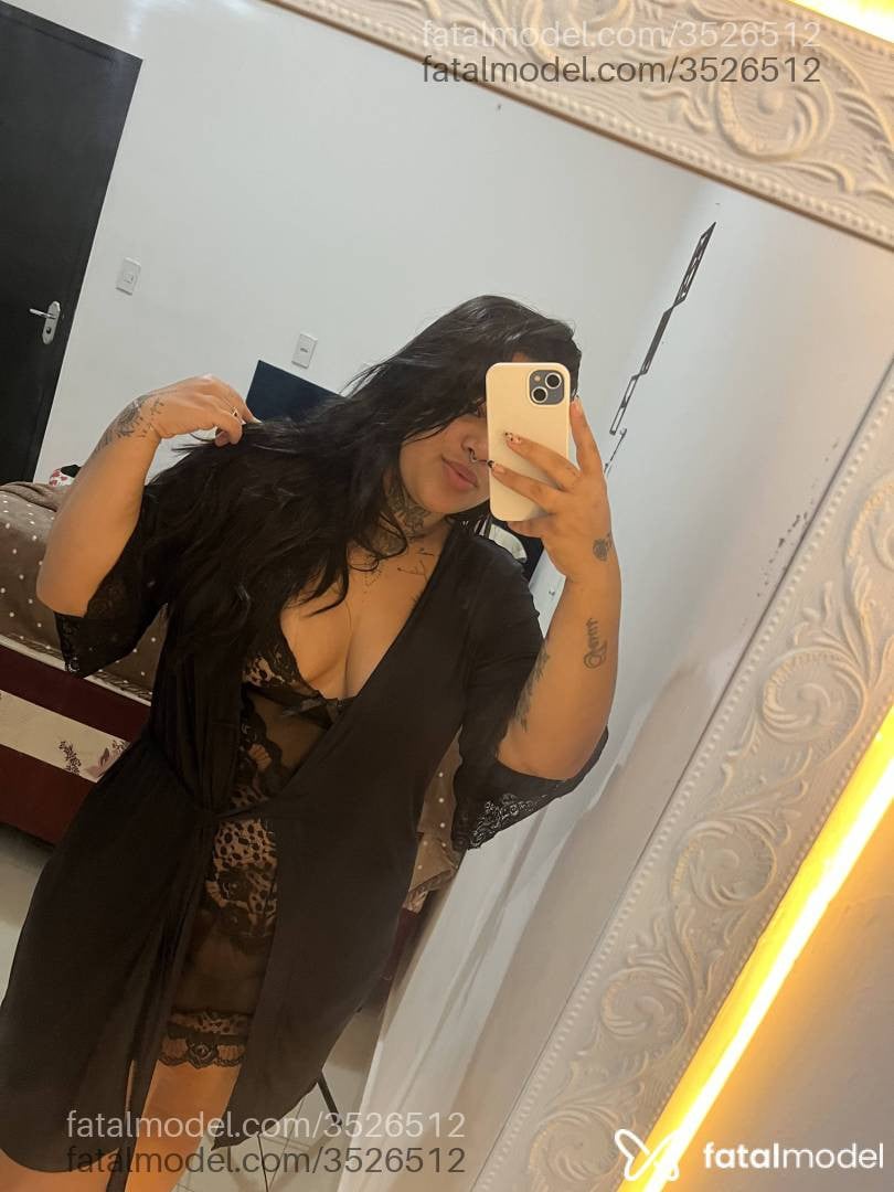 Acompanhante mulher morena (o) de olhos castanhos - Thataa