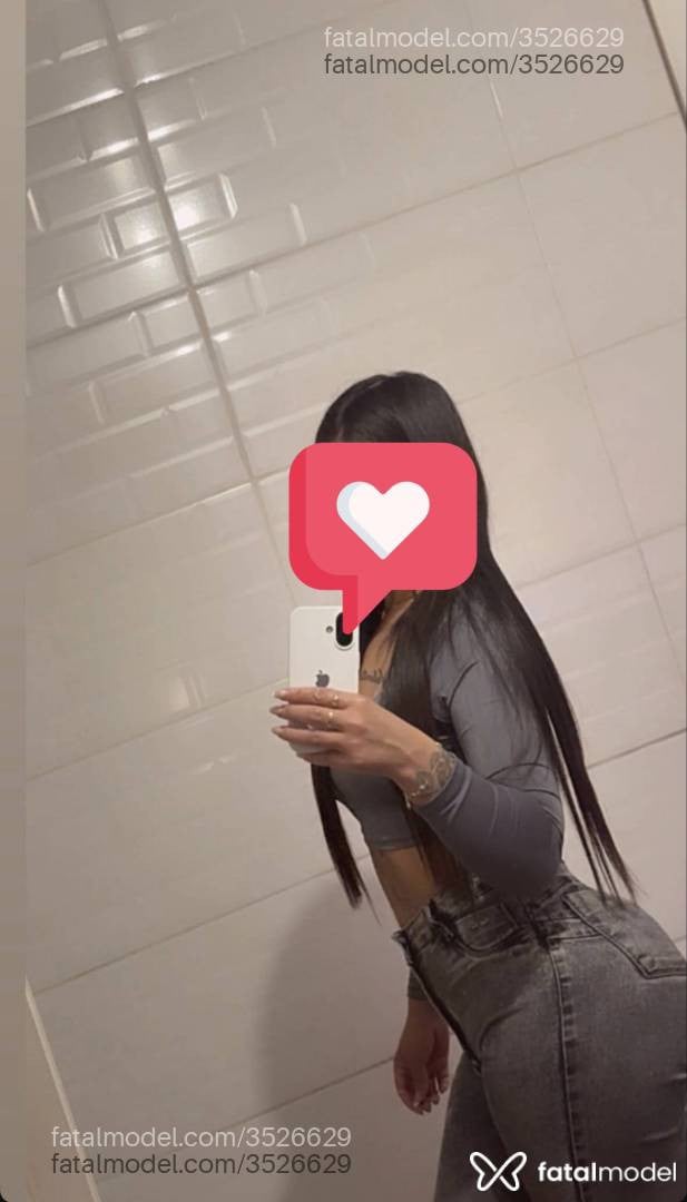 Acompanhante mulher com cabelo castanho de olhos castanhos - Bruna