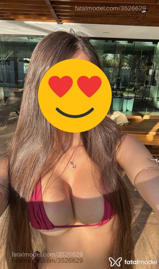 Acompanhante mulher com cabelo castanho de olhos castanhos - Bruna