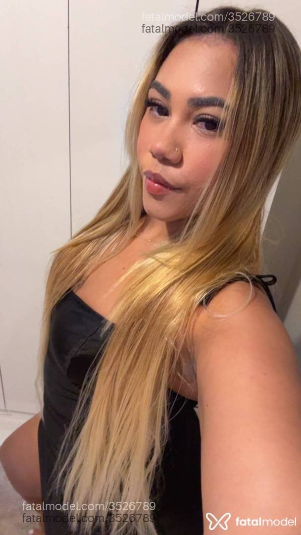 Acompanhante mulher loira (o) de olhos castanhos - Karine Silva