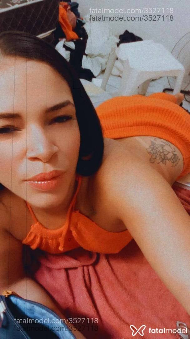 Acompanhante mulher morena (o) de olhos castanhos - Lorraine