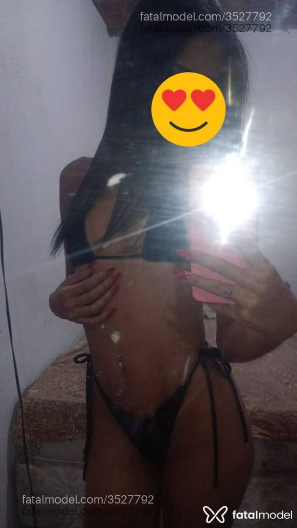 Acompanhante mulher morena (o) de olhos pretos - Danny