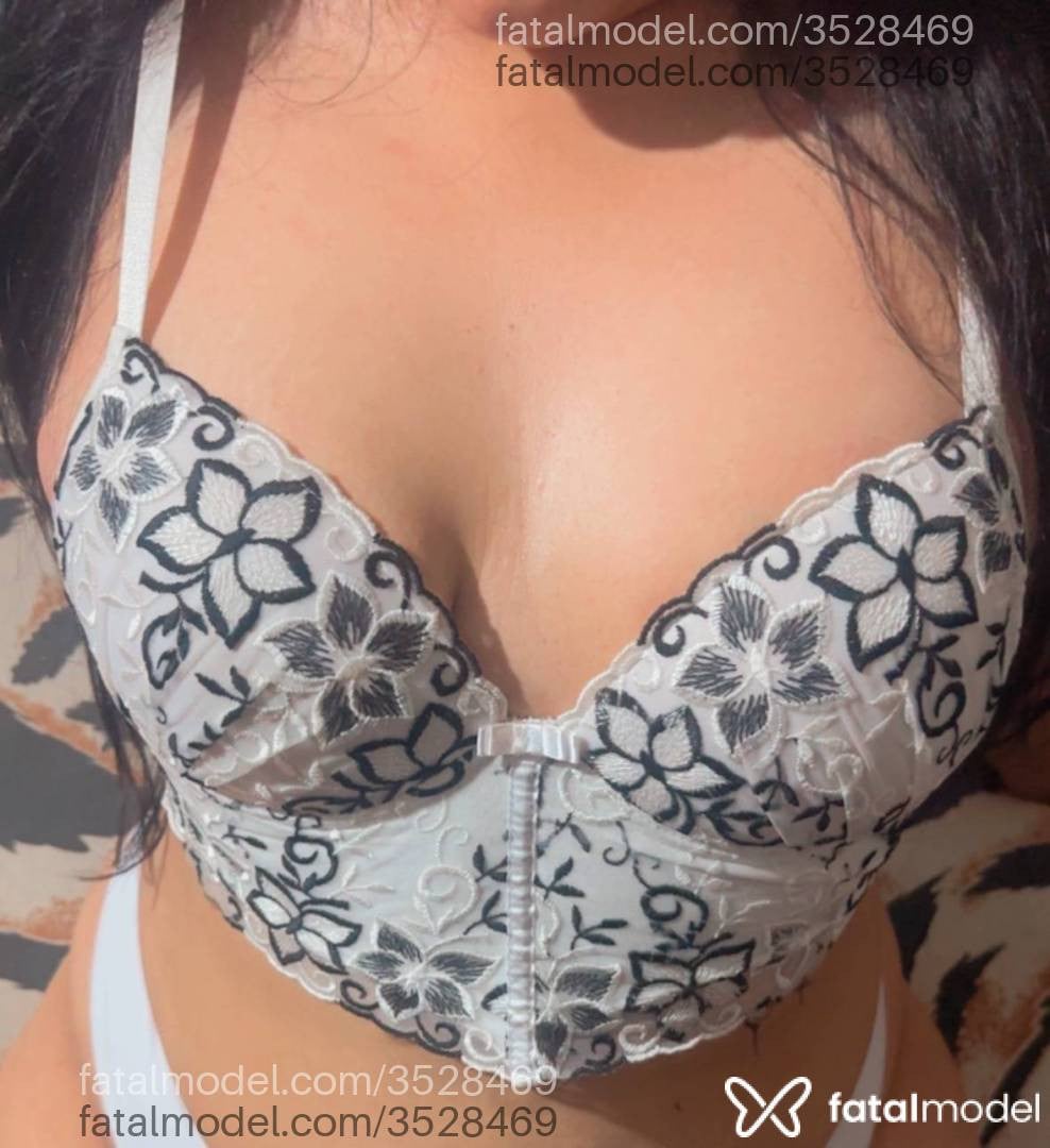 Acompanhante mulher morena (o) de olhos pretos - Loise Cardoso