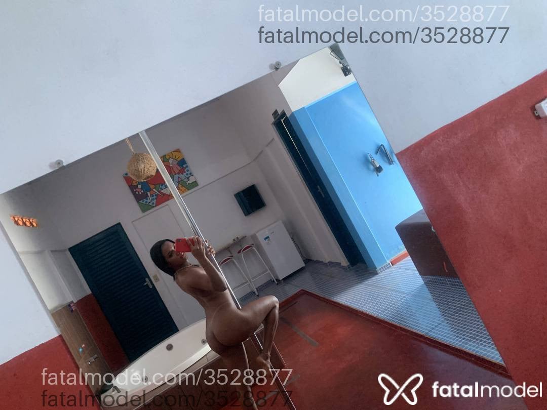 Acompanhante mulher morena (o) de olhos pretos - Shayanne