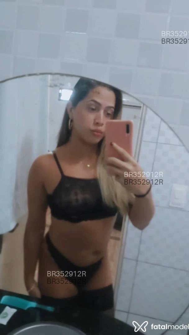 Acompanhante travesti loira (o) de olhos castanhos em Feira de Santana Acompanhante travesti loira (o) de olhos castanhos em Feira de Santana - Mychelly Lyra