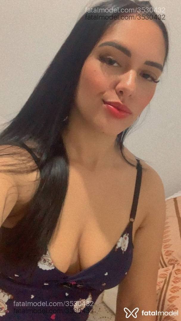 Acompanhante mulher morena (o) de olhos castanhos - Ravena Martins