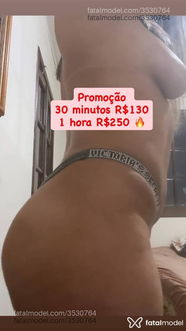Acompanhante mulher loira (o) de olhos castanhos - Emilly Lacerda
