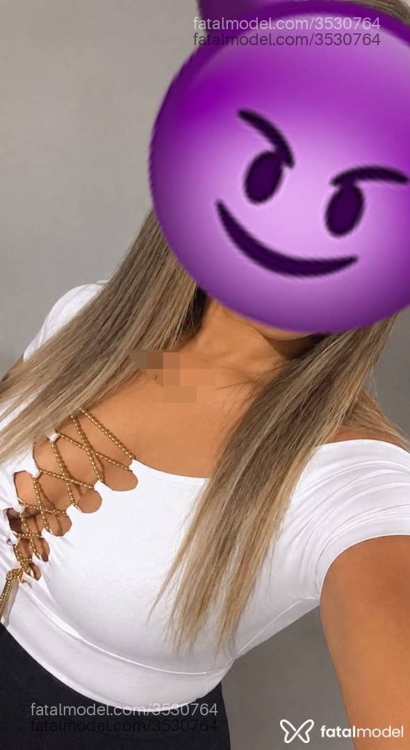 Acompanhante mulher loira (o) de olhos castanhos - Emilly Lacerda