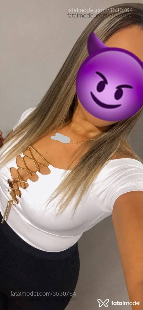 Acompanhante mulher loira (o) de olhos castanhos - Emilly Lacerda