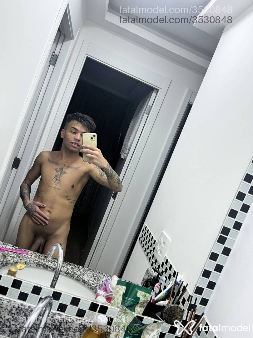 Acompanhante homem morena (o) de olhos pretos - Henrique