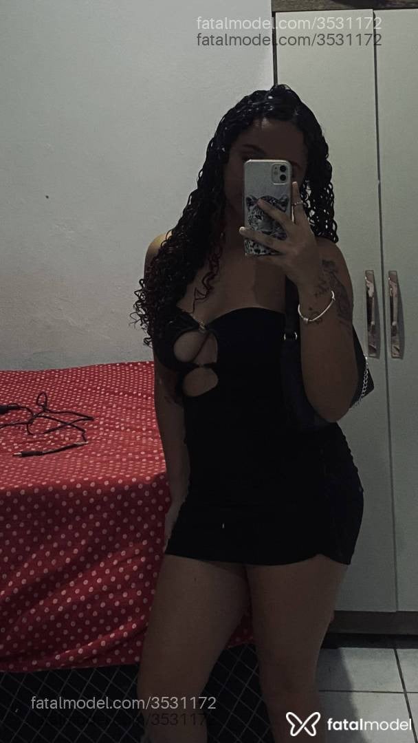 Acompanhante mulher com cabelo castanho de olhos castanhos - Yasmin Germano