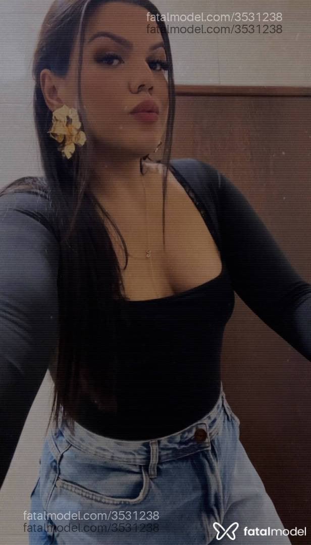 Acompanhante mulher com cabelo castanho de olhos castanhos - Amanda