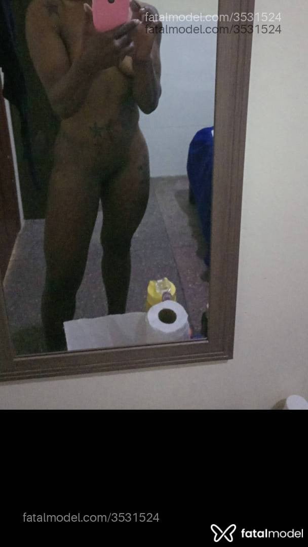 Acompanhante mulher morena (o) de olhos castanhos - Larissa