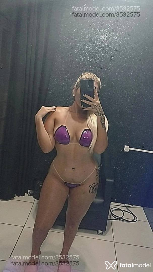 Acompanhante mulher loira (o) de olhos verdes - Babiiiii