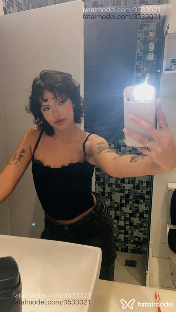 Acompanhante mulher com cabelo castanho de olhos castanhos - Milla
