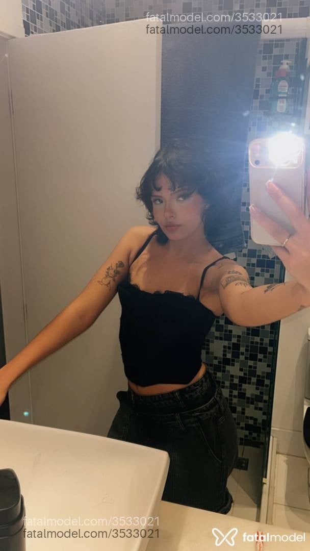 Acompanhante mulher com cabelo castanho de olhos castanhos - Milla