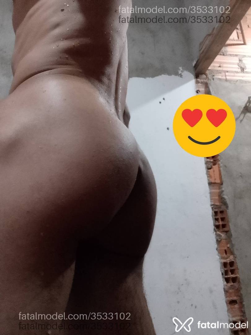Acompanhante homem com cabelo castanho de olhos castanhos - Lucas