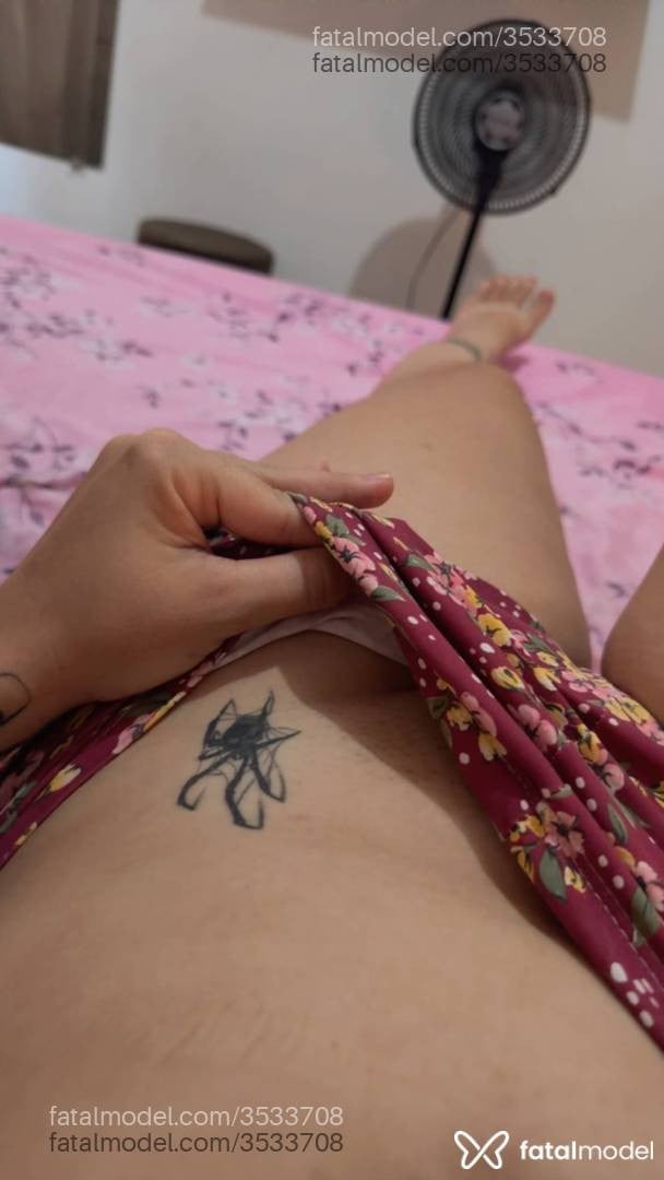 Acompanhante mulher ruiva (o) de olhos castanhos - Rainhadecopas